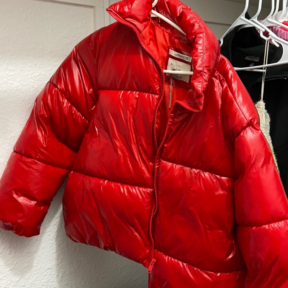 Red puffer size small